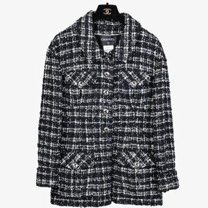 Chanel Bouclè Fantasy Tweed Planisphere Black White Short Jacket